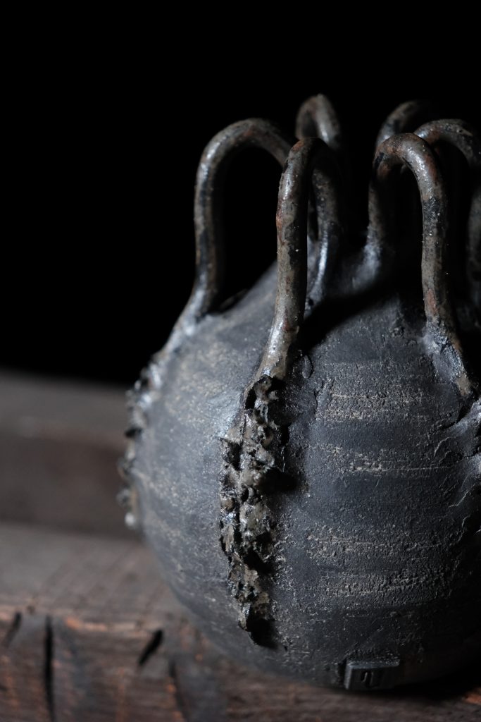 Alien vase 3 (2024)