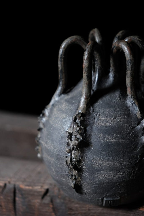 Alien vase 3 (2024)