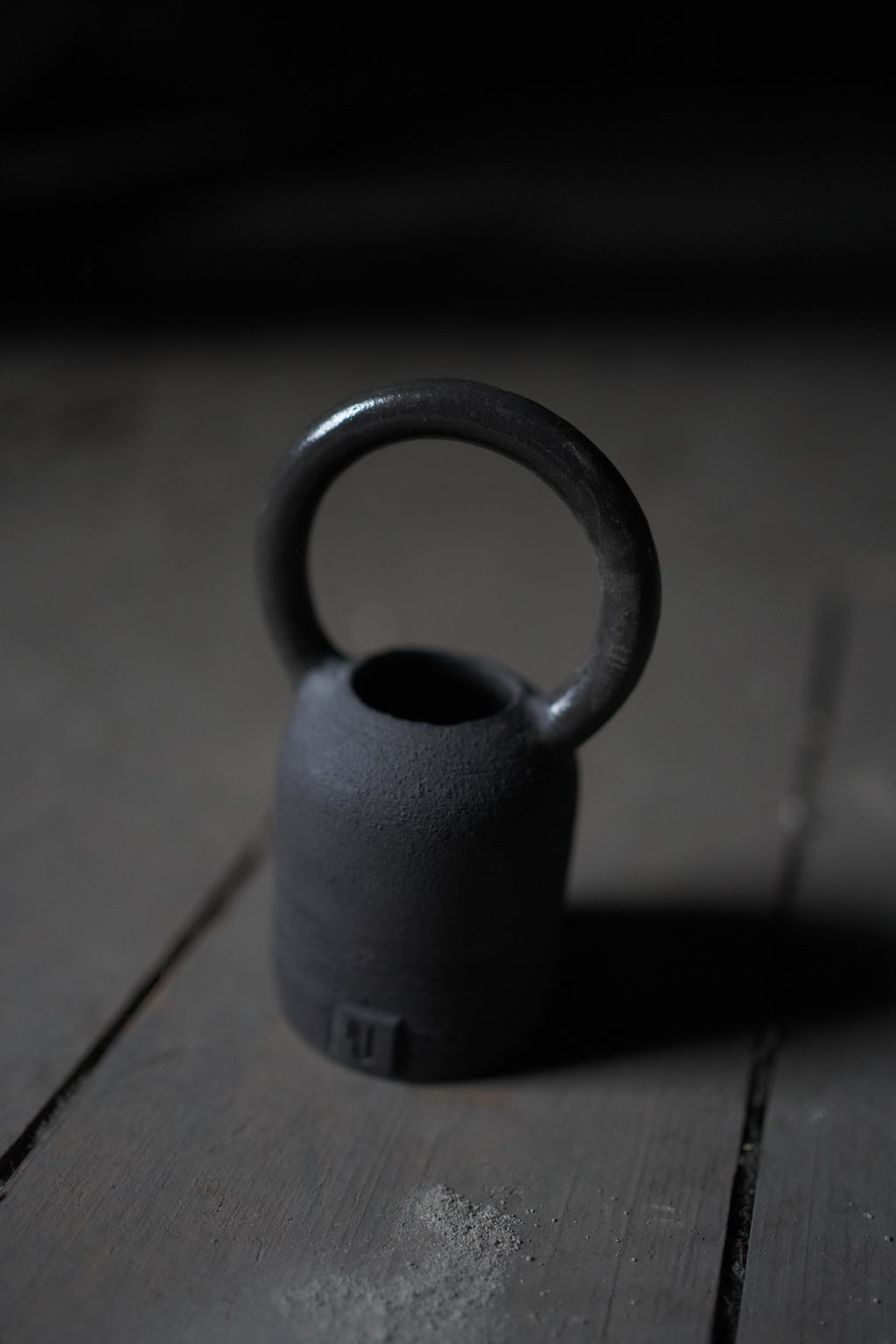 Black Moon vase - handle - S