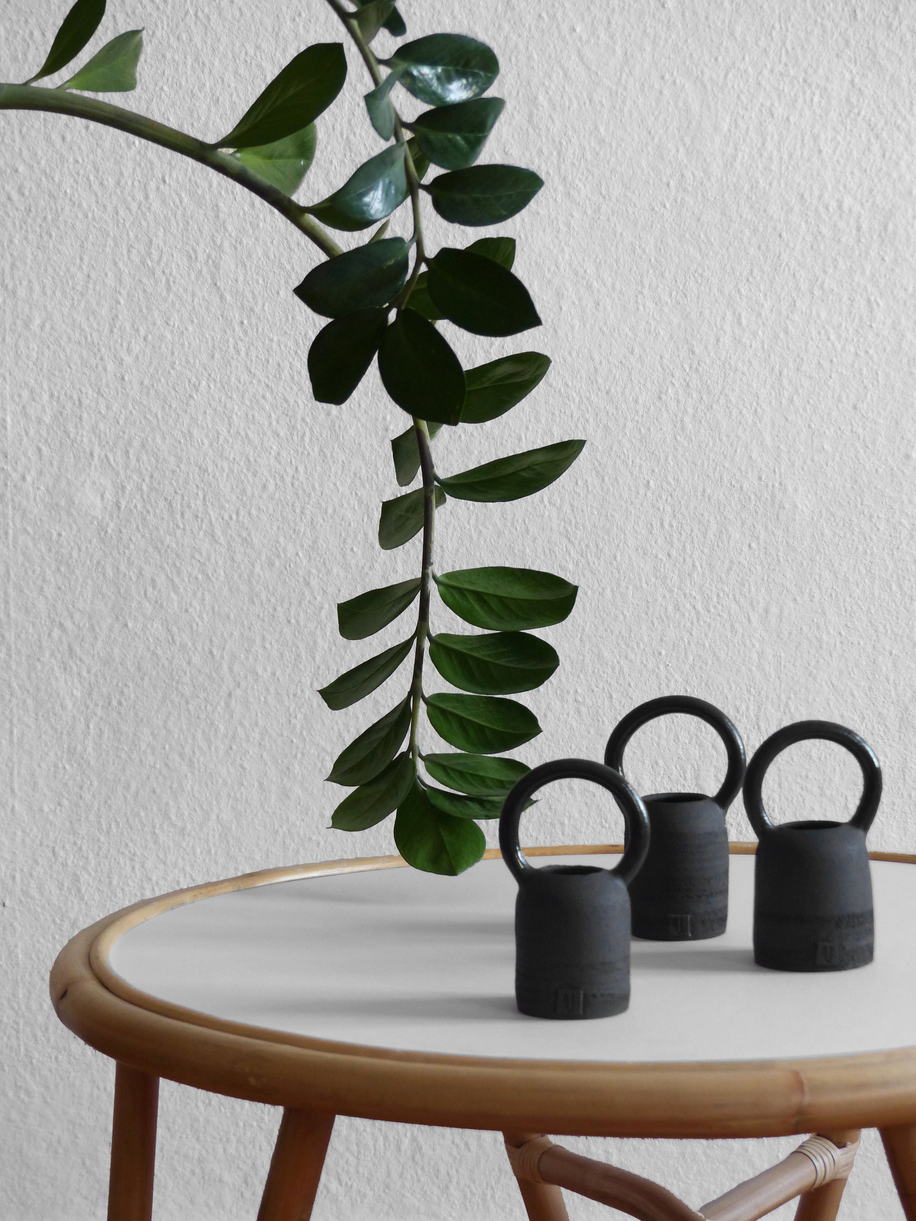 Black Moon vase - handle - S