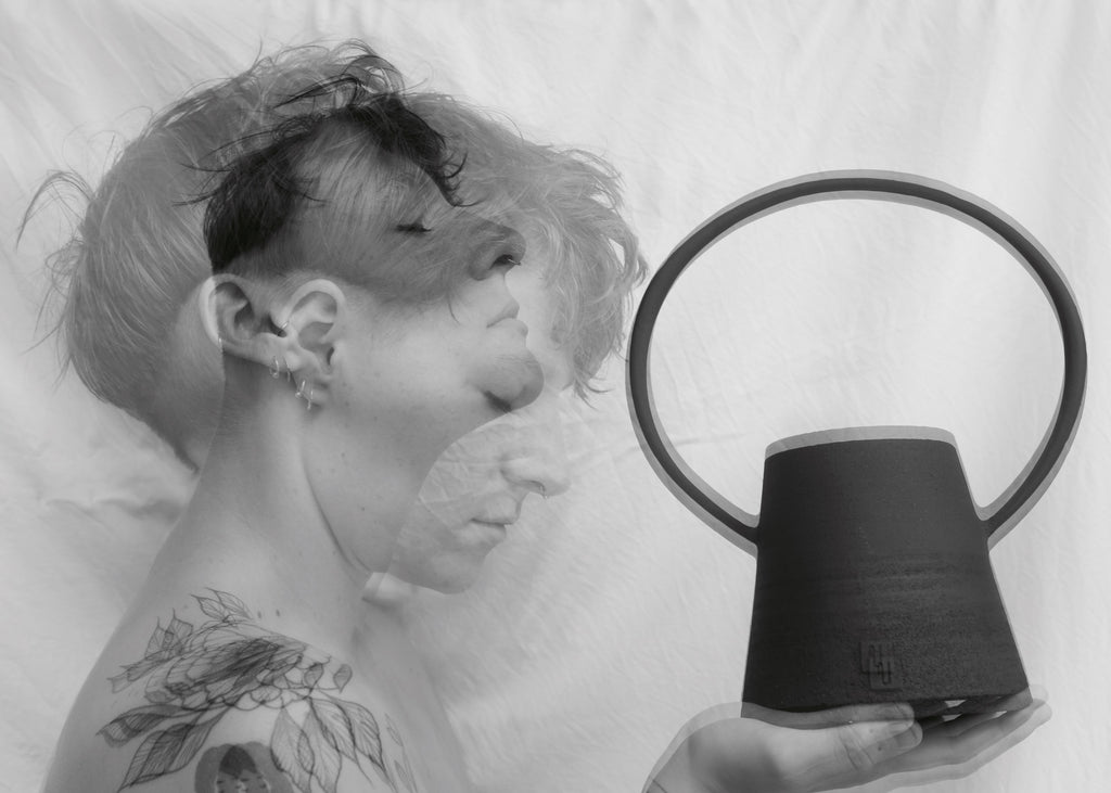 Black Moon handle pot - Cone