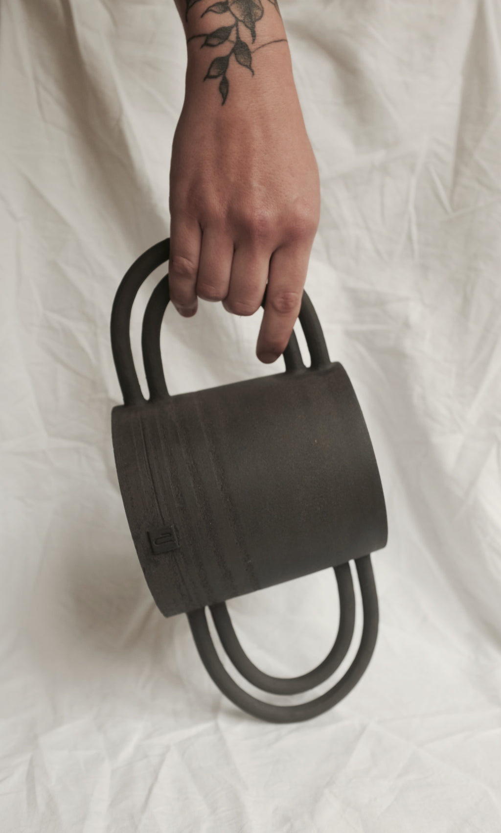 Black Moon handle pot - Orbit