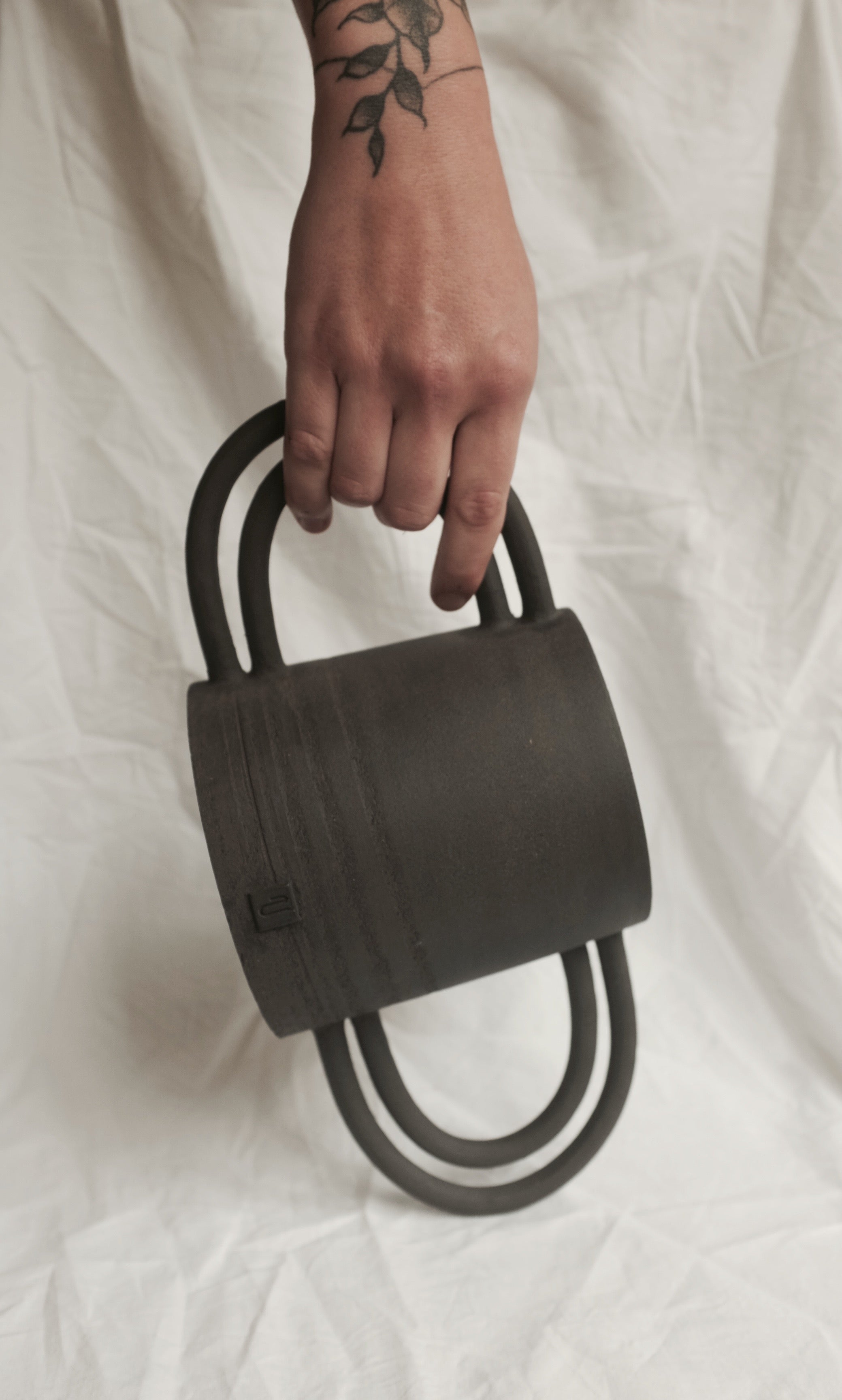 Black Moon handle pot - Orbit