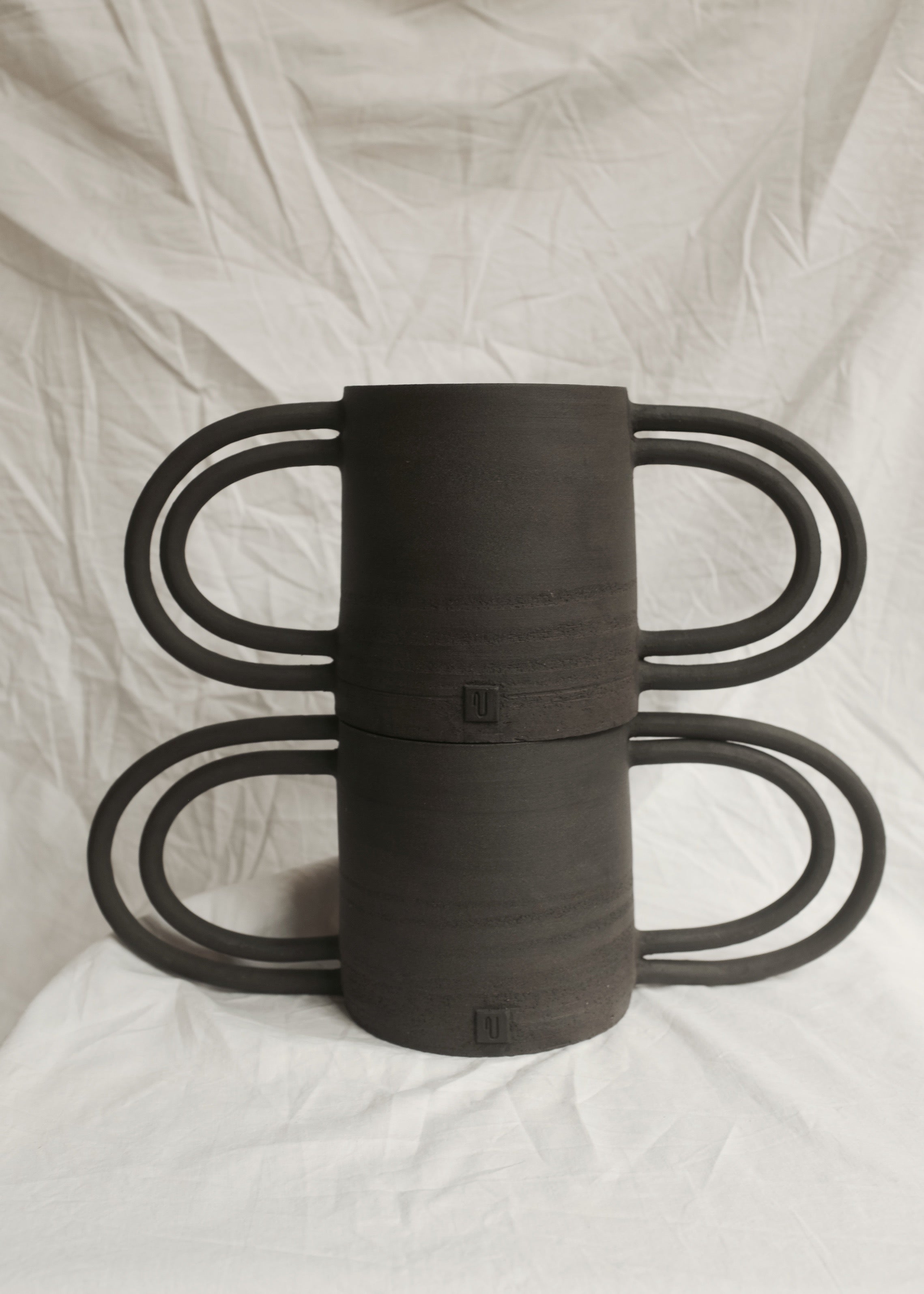 Black Moon handle pot - Orbit