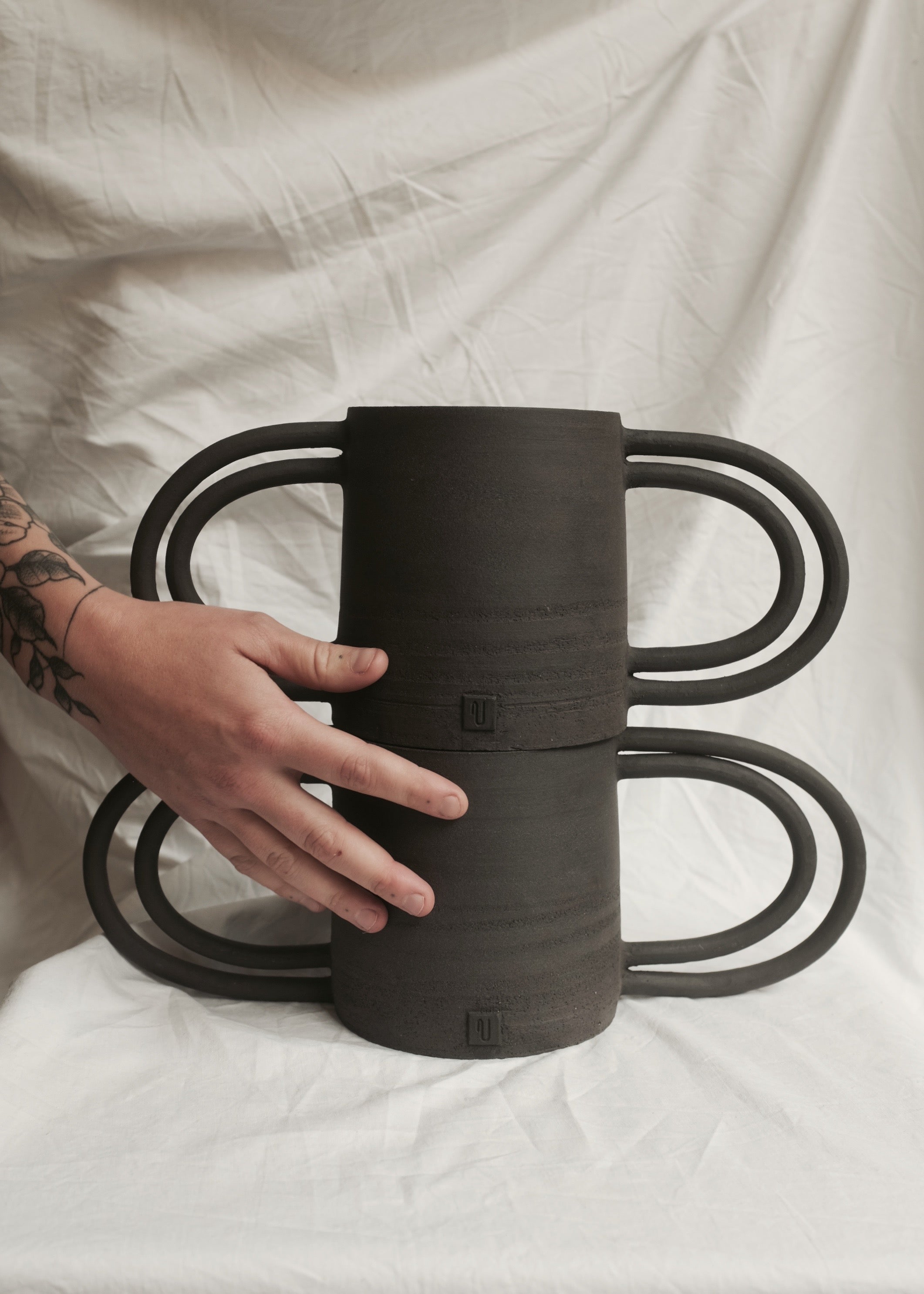 Black Moon handle pot - Orbit