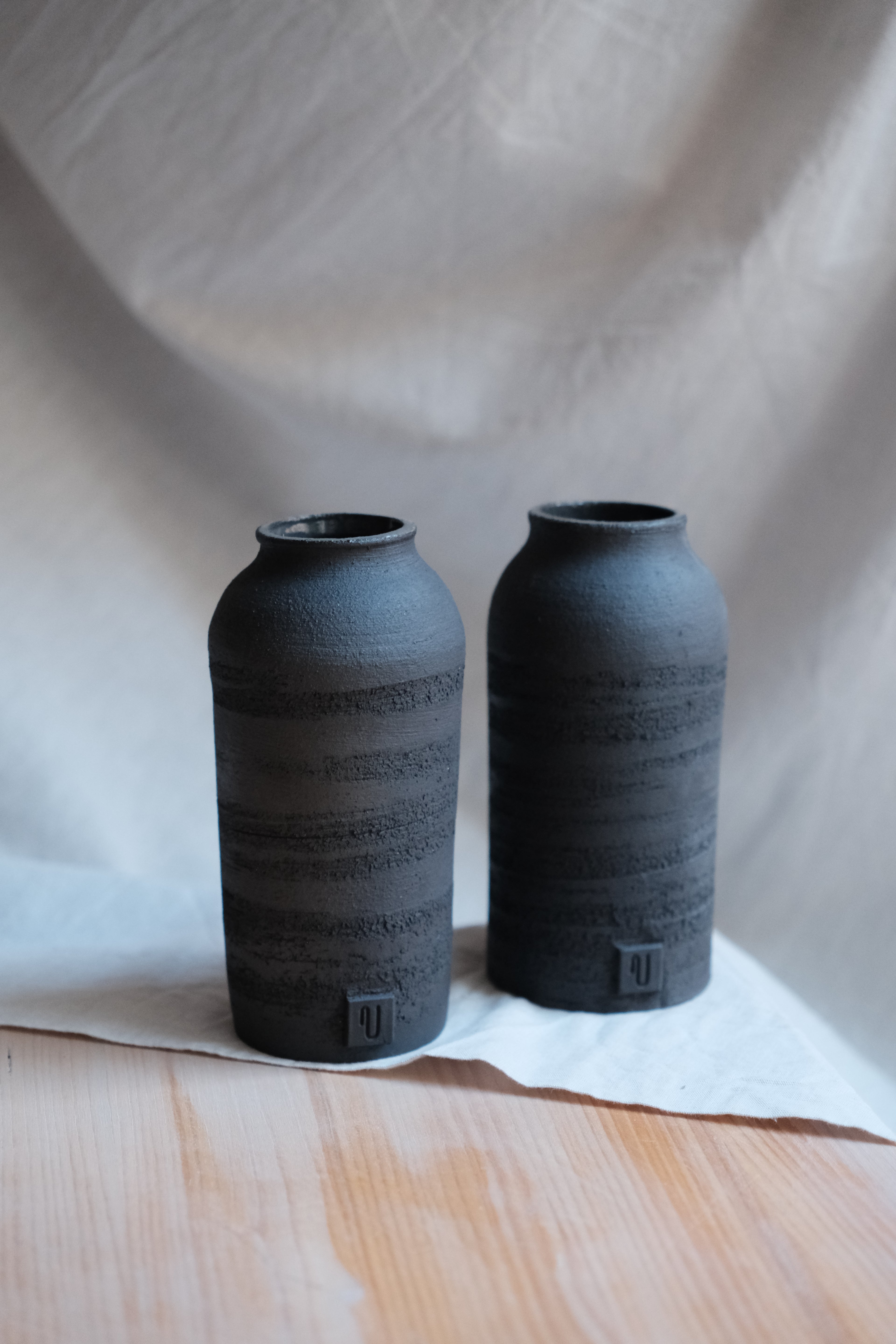 Black Moon Vase Urn