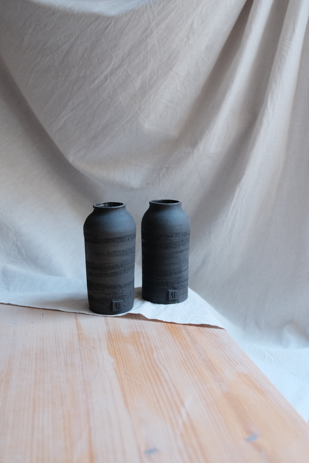 Black Moon Vase Urn