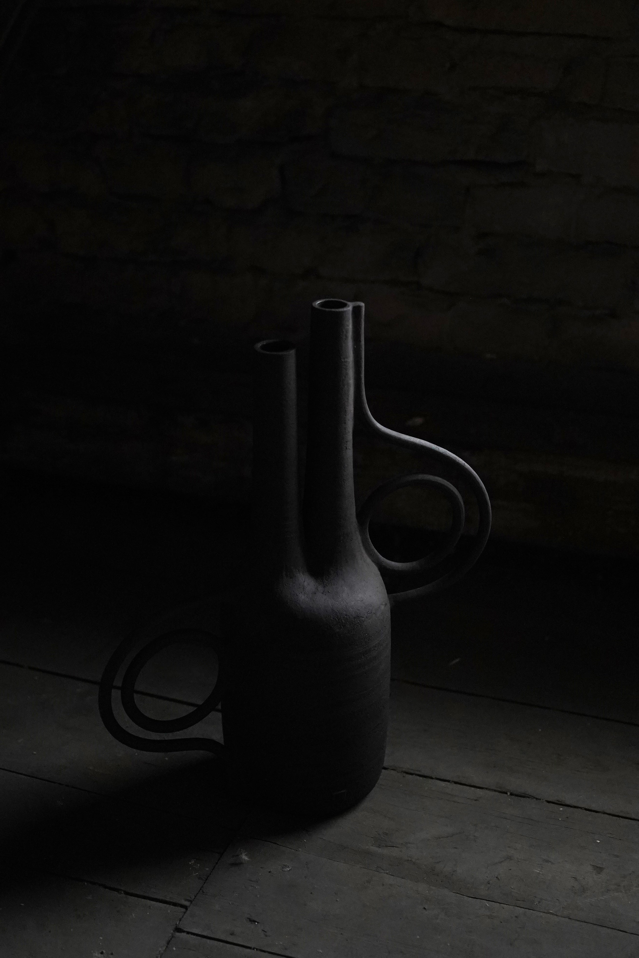 Orbit black vase - L