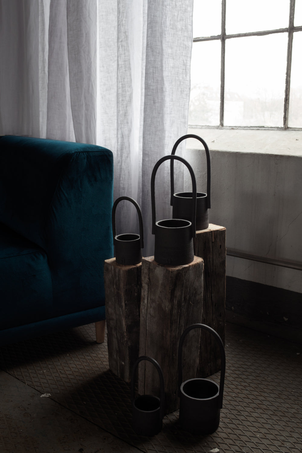 Black Moon handle pot - Line