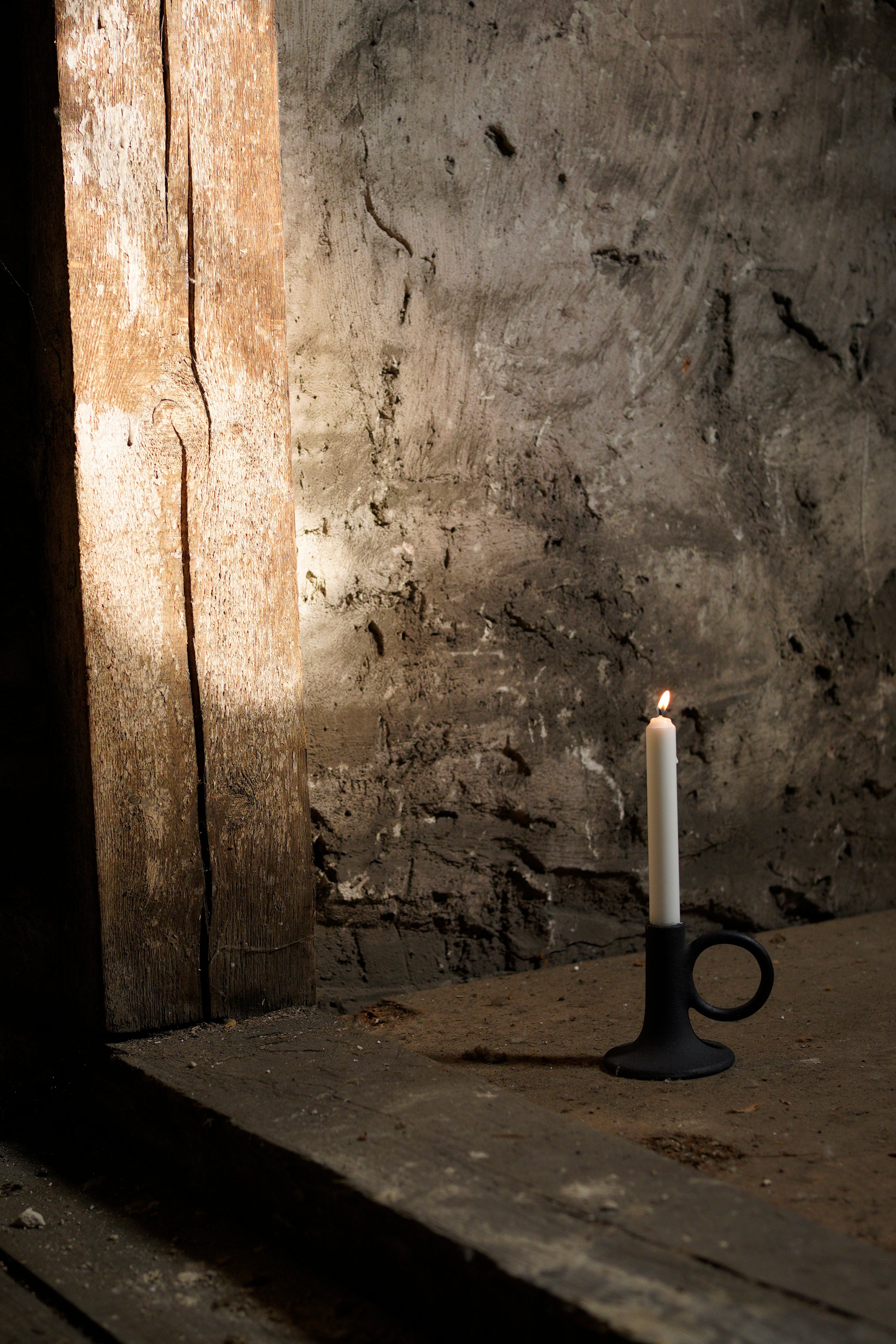 Black Moon candle holder