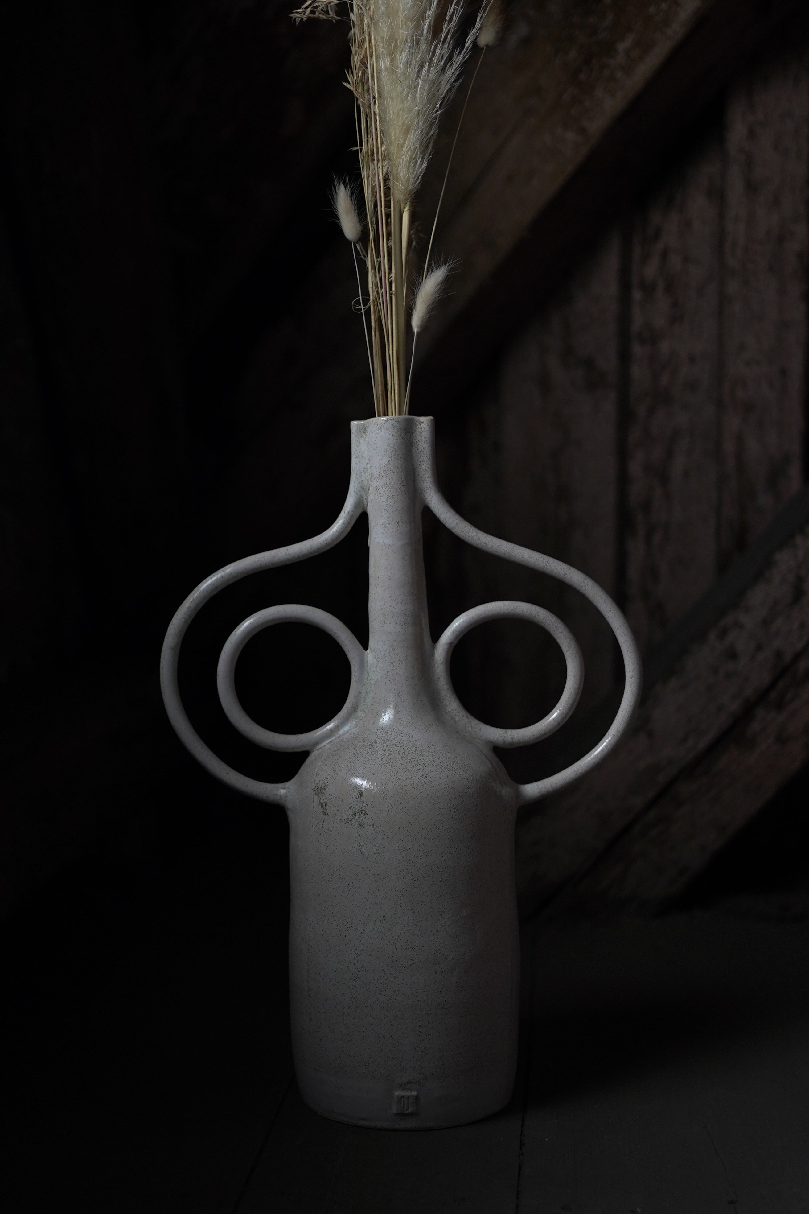 Orbit white vase Symetrical - L