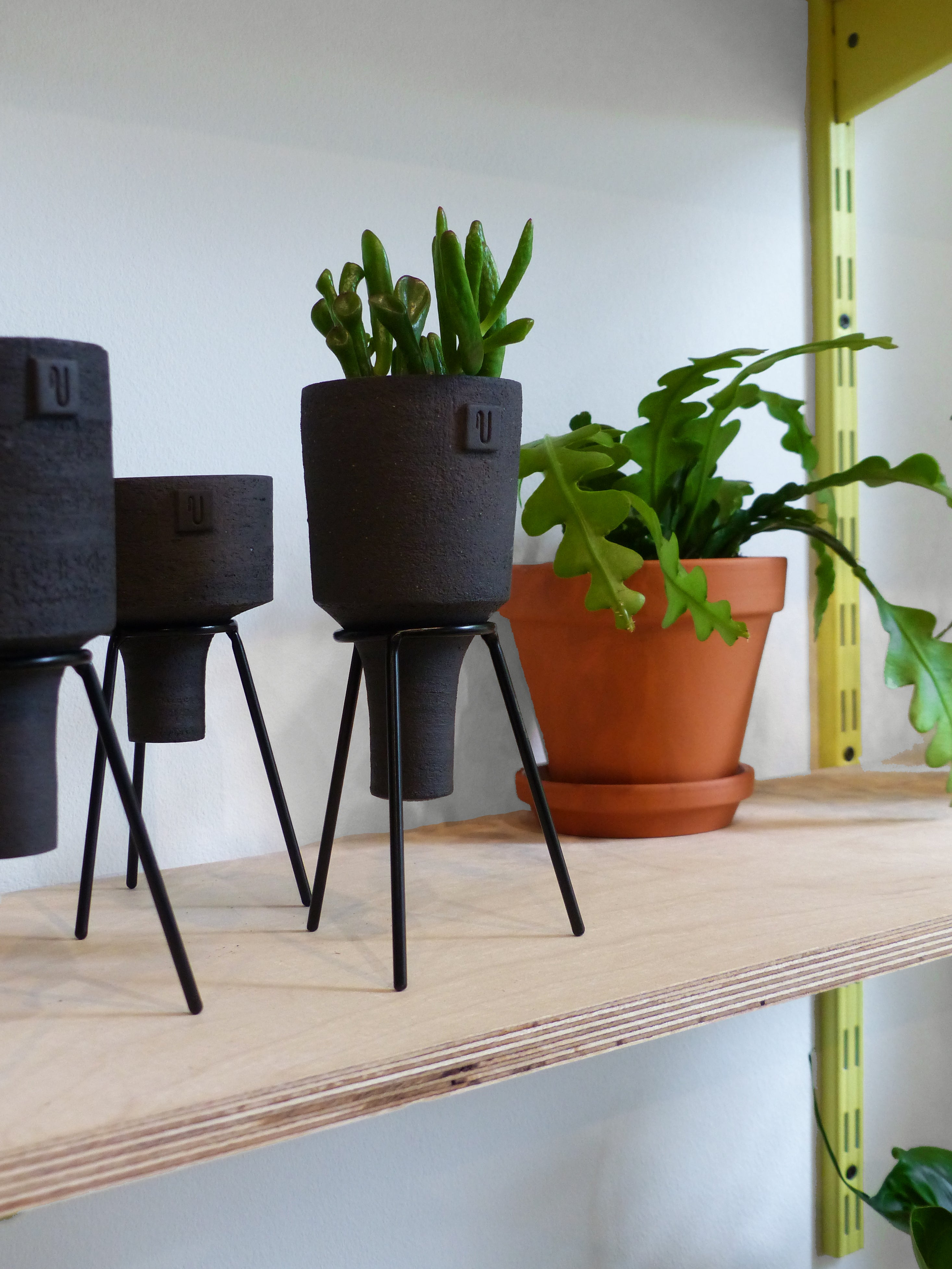 Black Moon tripod candle holder - Reversible