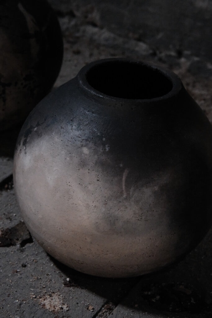 Pitfired vase 1 (2022)