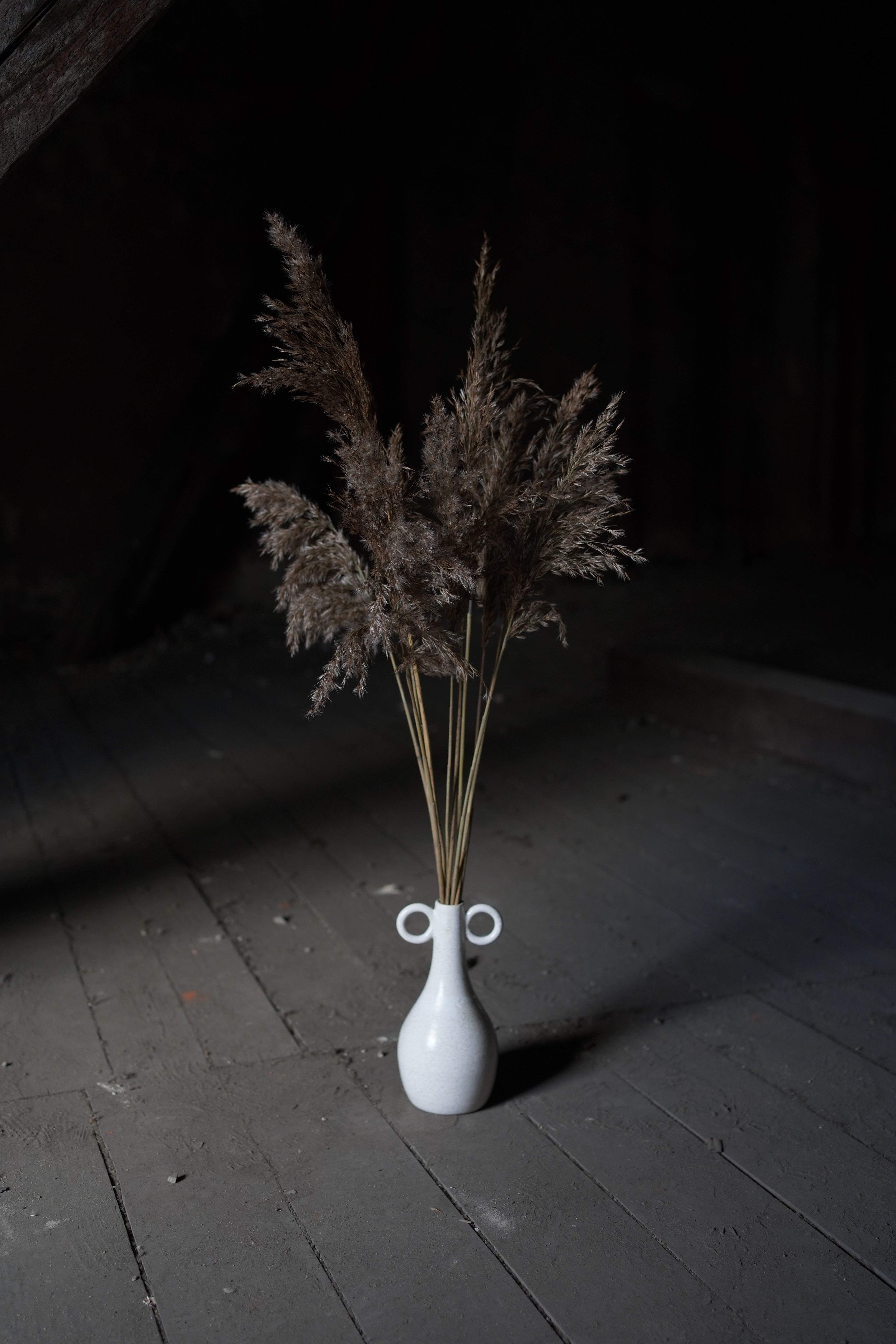 White Moon eared vase - 2019