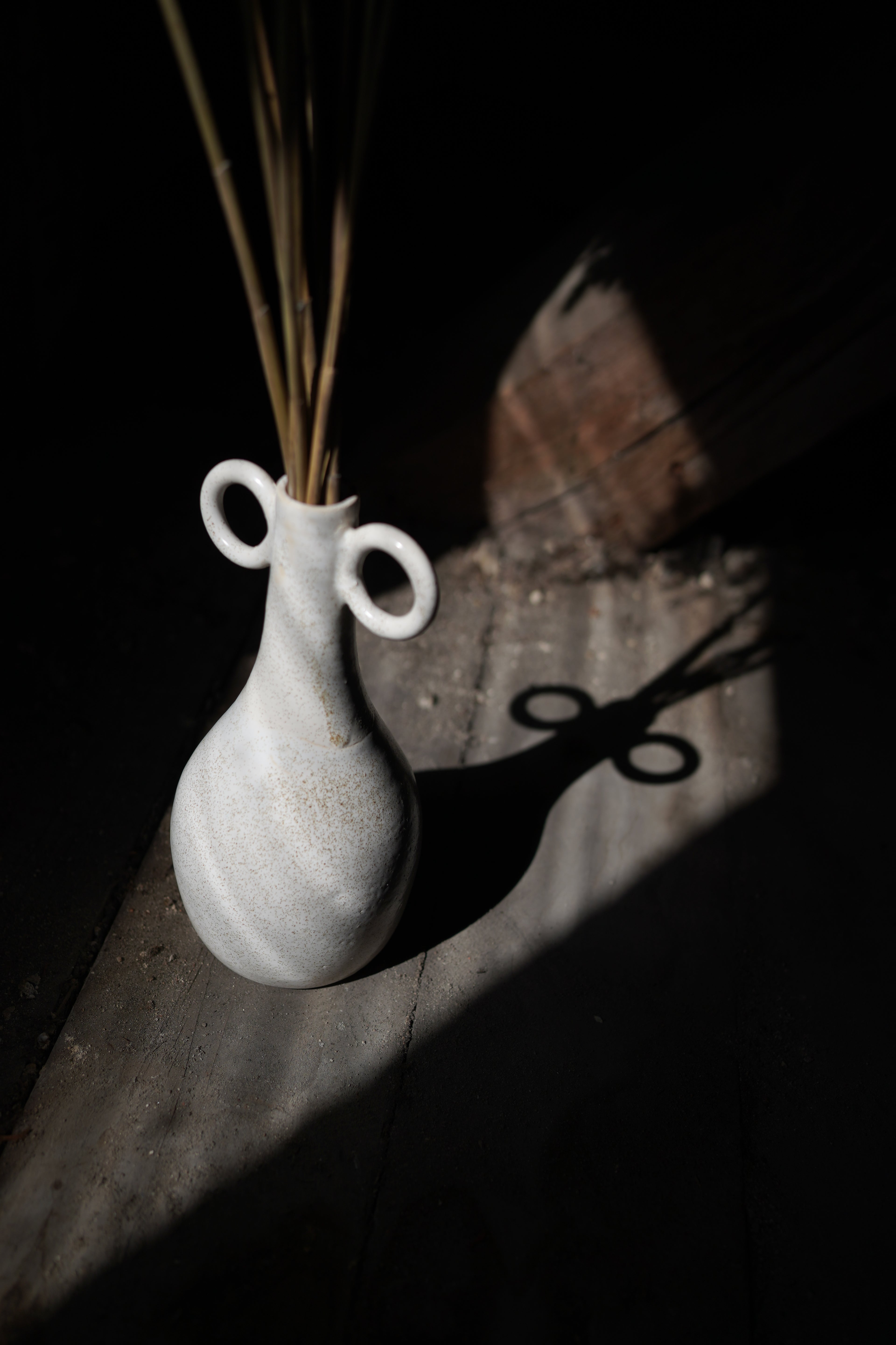 White Moon eared vase - 2019