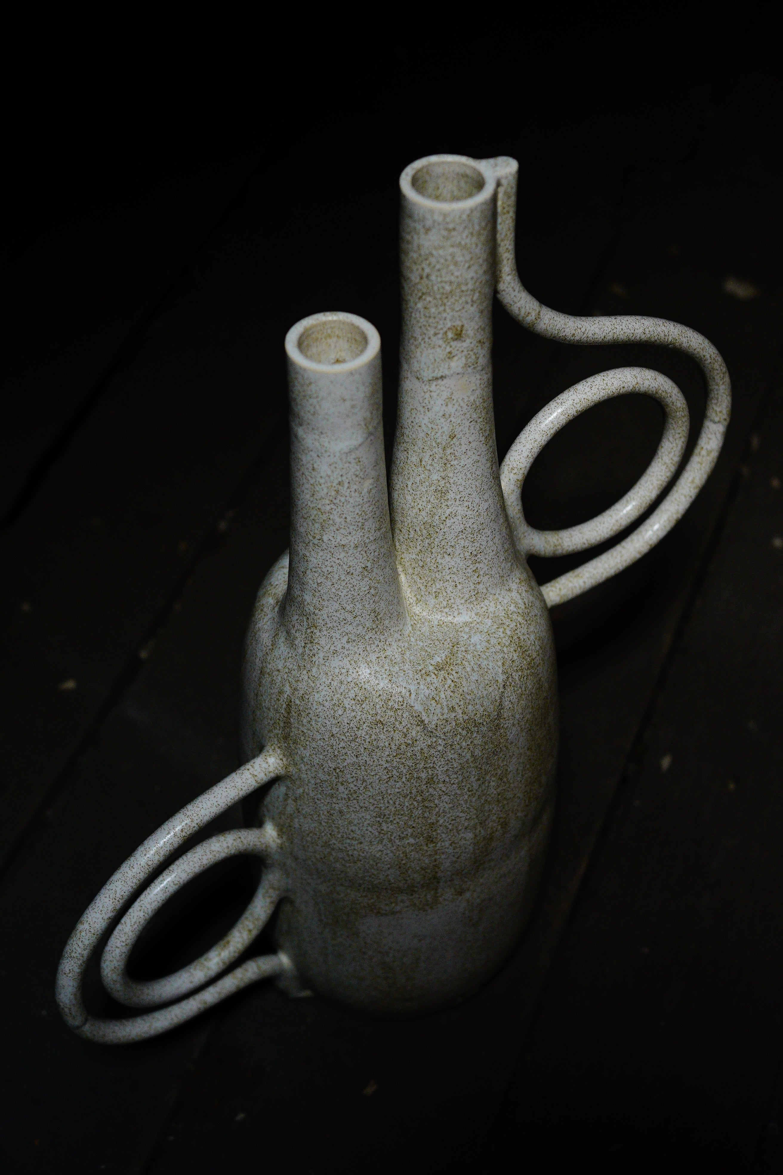 Orbit White vase - Asymetrical