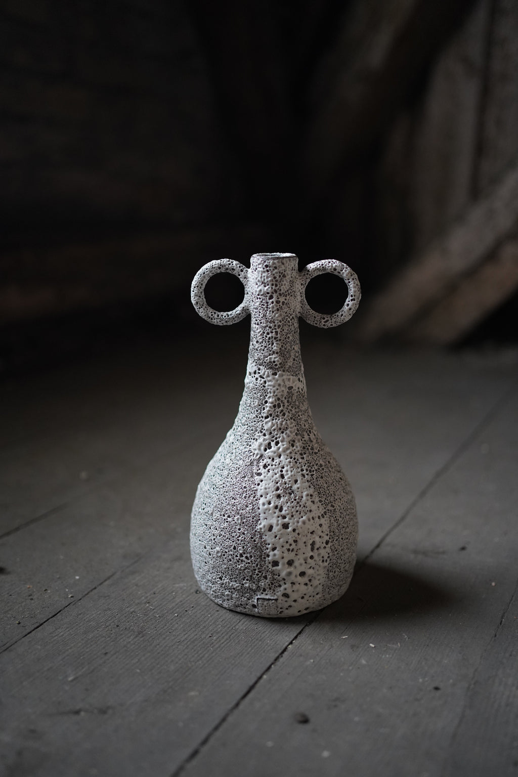 White Moon eared vase - 2020