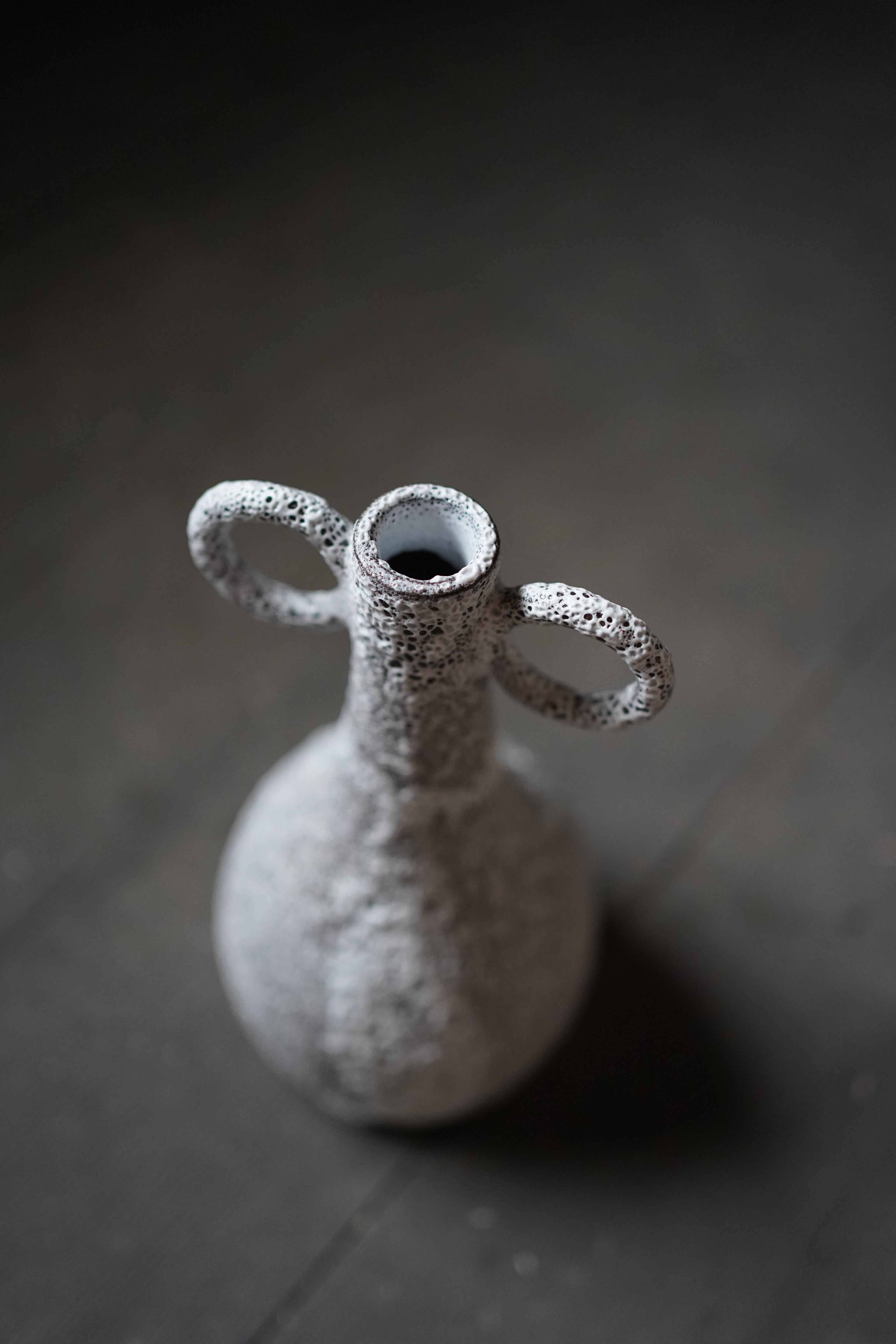 White Moon eared vase - 2020