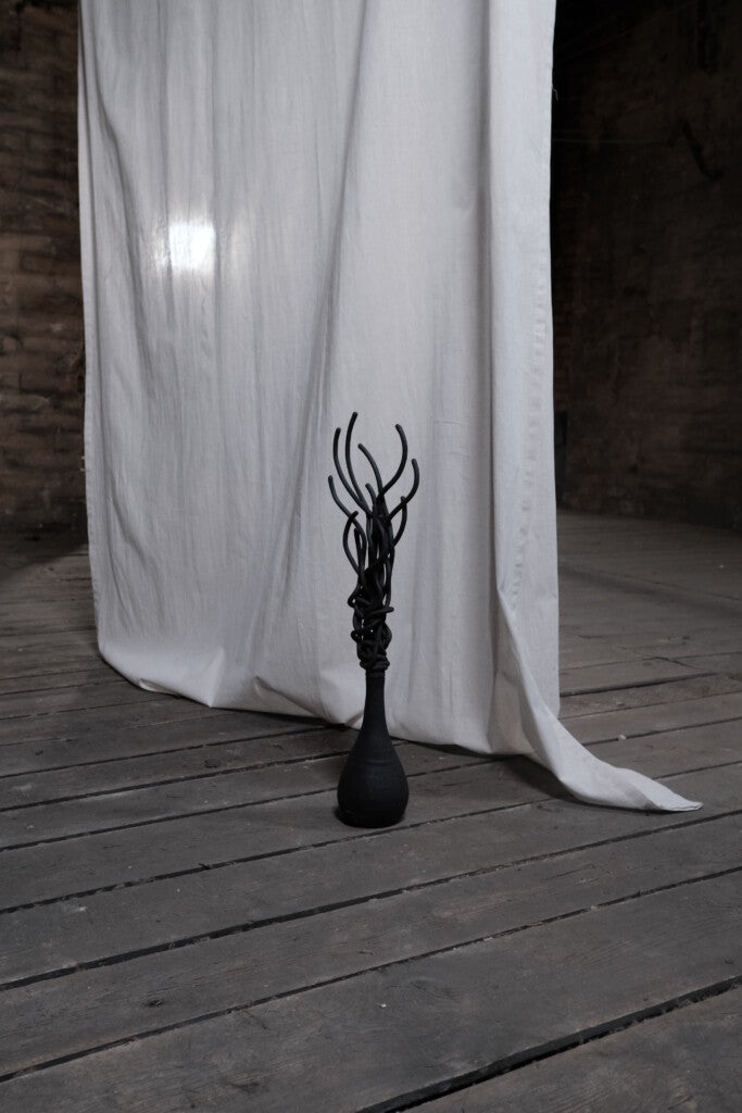 Alien vase 3
