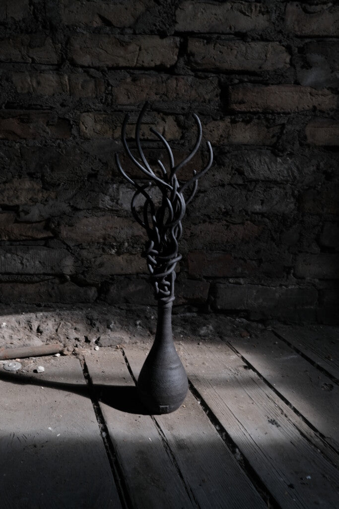 Alien vase 3