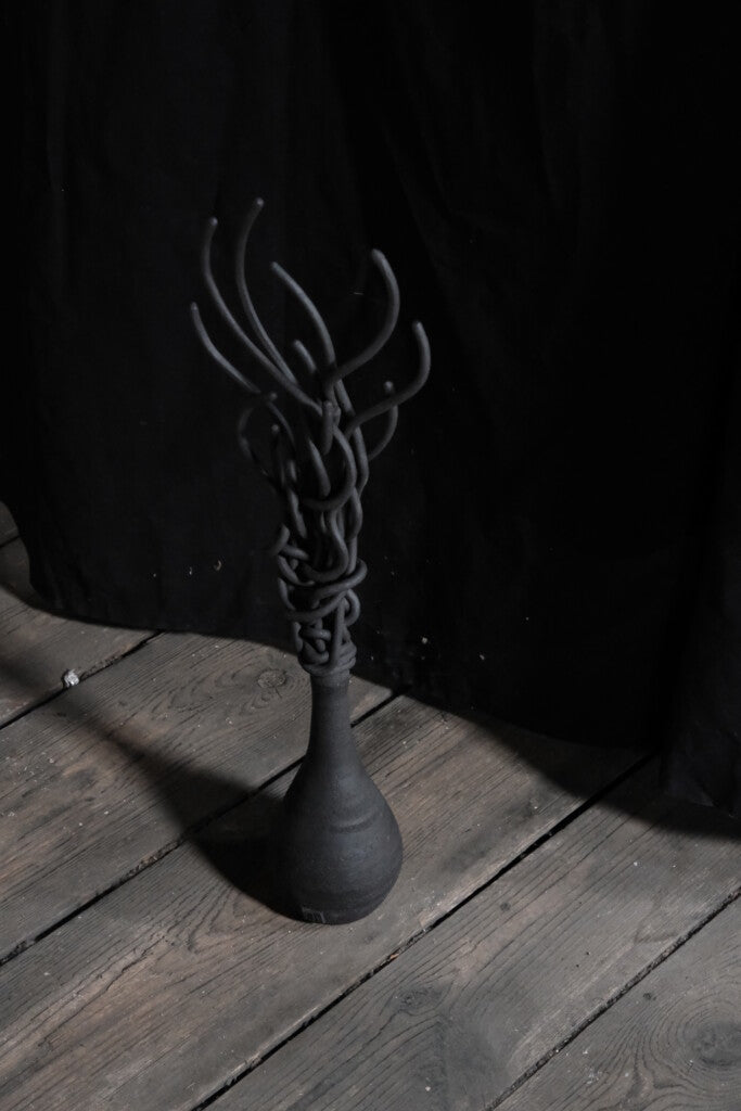 Alien vase 3