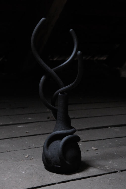 Alien vase 6