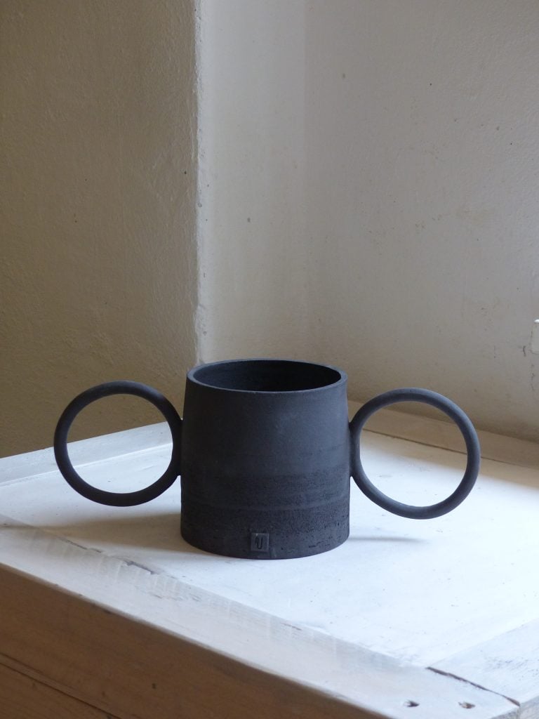 Black Moon eared pot