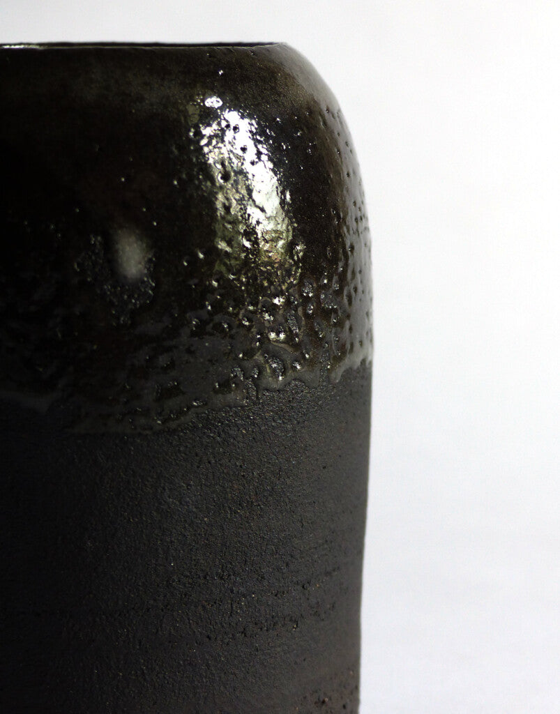 Black Moon Vase - Simple