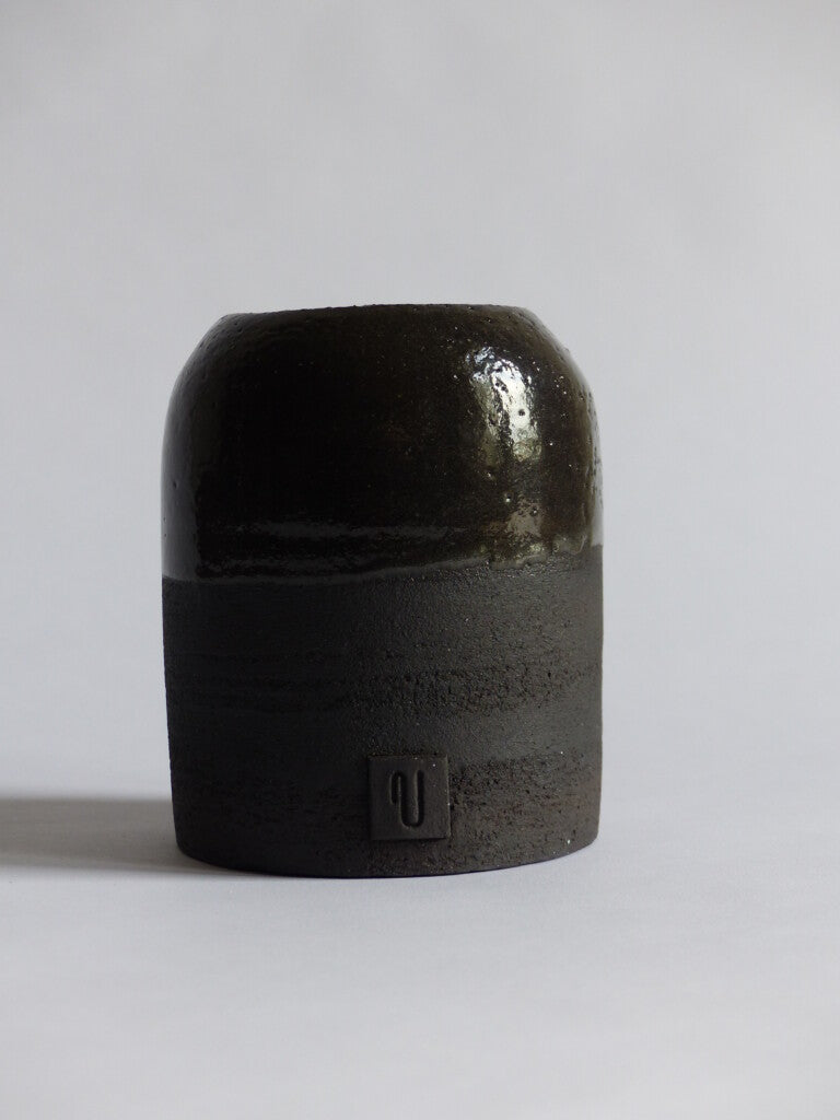 Black Moon Vase - Simple