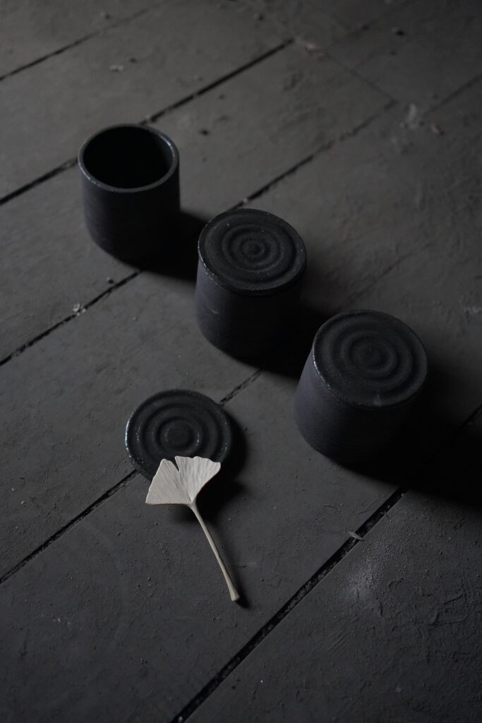 Onde mug with lid