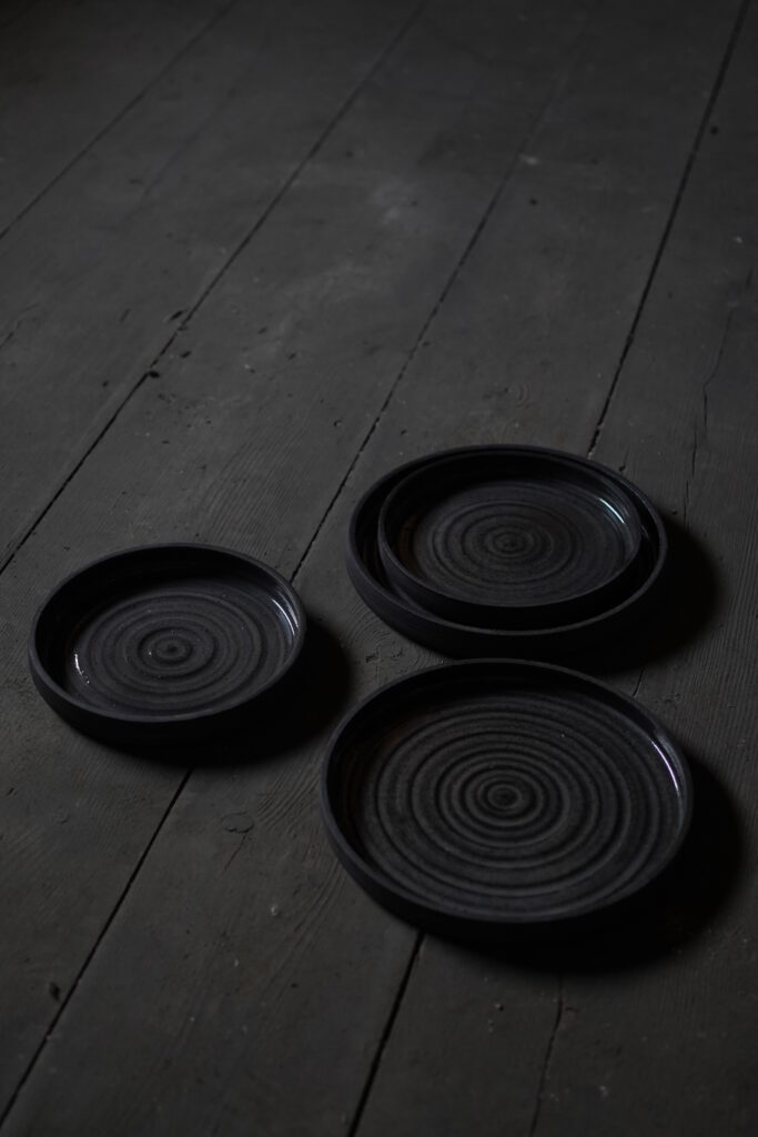 Onde Plate - Black